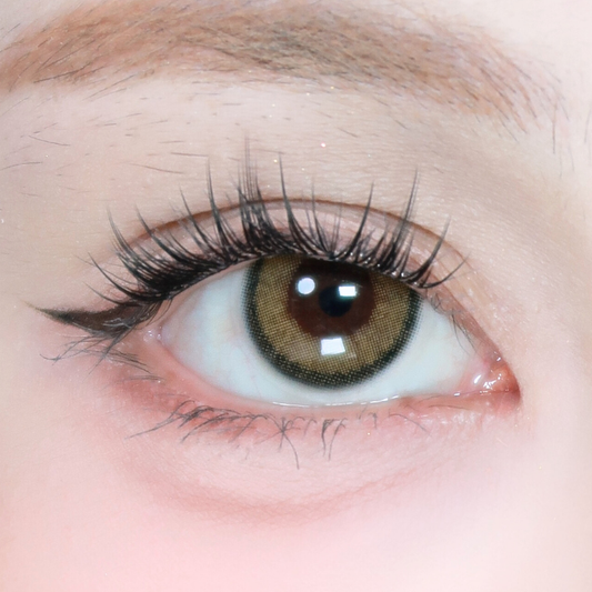 Berry Blink - Layered, Short, Delicate Lashes